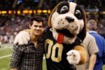 wpid-taylor-lautner-dawg-300x200.jpg