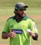 Shahid_Afridi_at_the_County_Ground,_Taunton,_during_Pakistan's_2010_tour_of_England_-_20100902.jpg