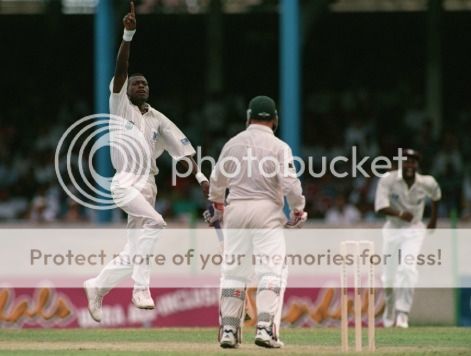 Curtly-Ambrose-Australia_zpsi0tq4v38.jpg