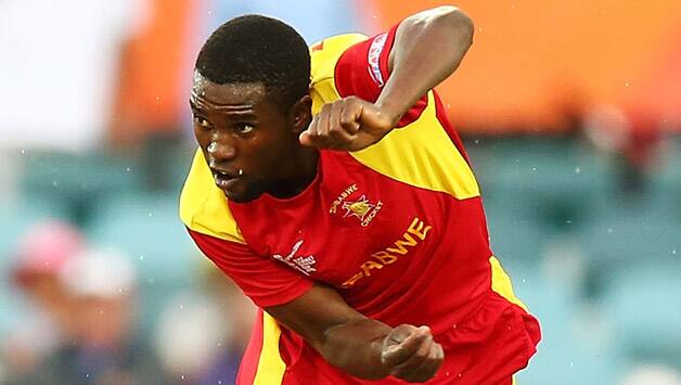 Elton-Chigumbura-of-Zimbabwe-bowls22.jpg