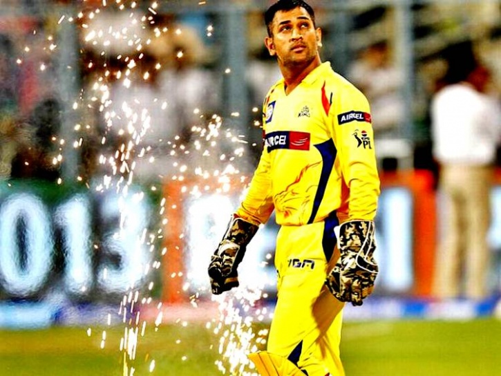 dhoni-ipl_1417076112_725x725.jpg