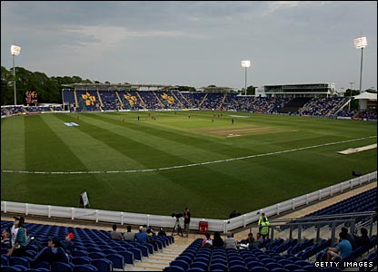 _44643914_swalec_lights_get416.jpg