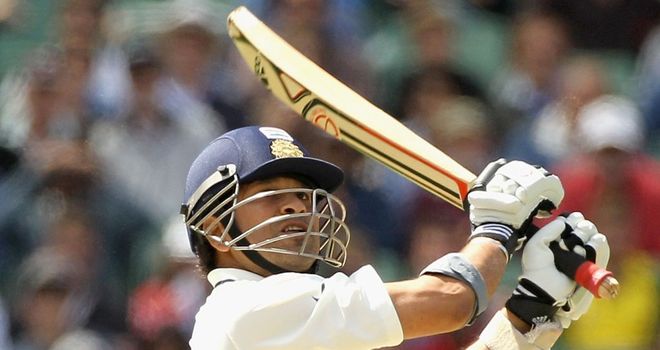 Sachin-Tendulkar-hits-a-six-Australia-v-India_2695371.jpg