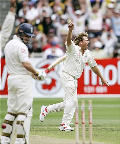 shane_warne_700_wickets_061226.jpg