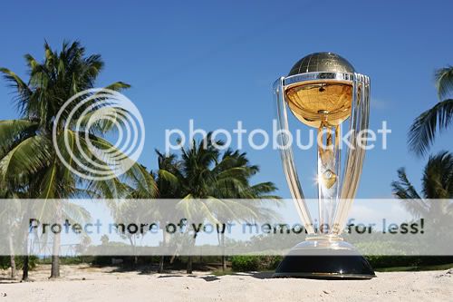 TheWorldCuptrophywithpalmtreesinthe.jpg