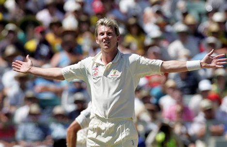 Brett-Lee-Ashes-2001.jpg