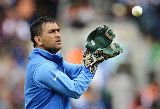 dhoni_660_112513120540.gif