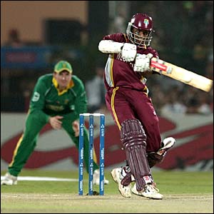 _42269322_chanderpaul300.jpg