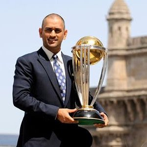 Dhoni-Trophy-+2.jpg