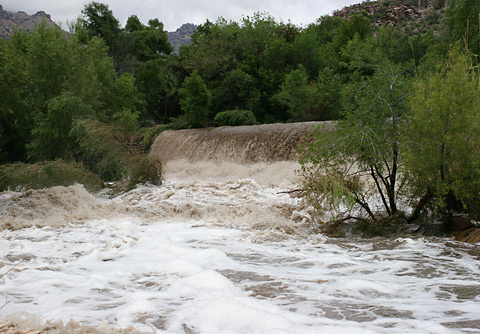 Sabino-Canyon-flood-7-29-06.jpg