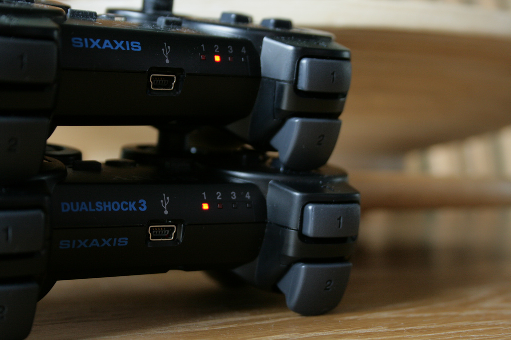 DualShock_3_and_Sixaxis_controller.jpg