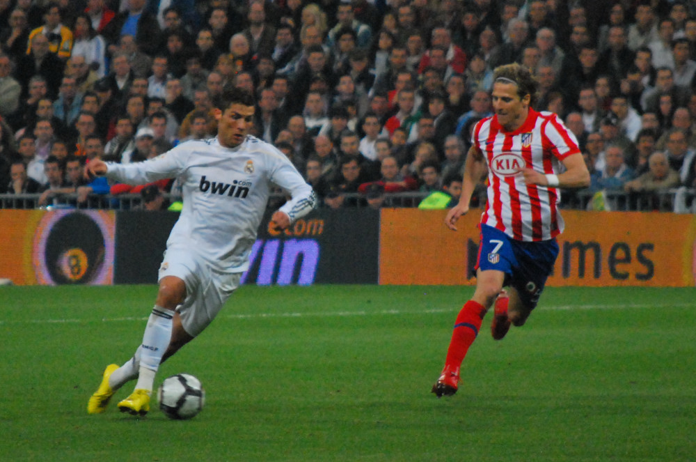 Cristiano_Ronaldo_y_Diego_Forl%C3%A1n.jpg